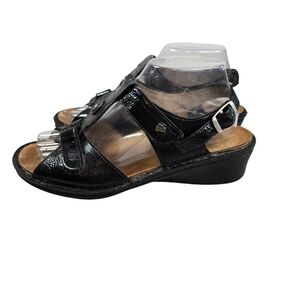 Finn Comfort Adana t strap black leather comfort adjustable sandals